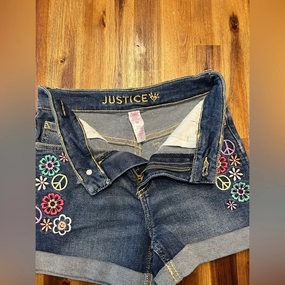 Justice Girl's Mini Mom Embroidered Distressed Denim Jean Shorts Size 10 NEW